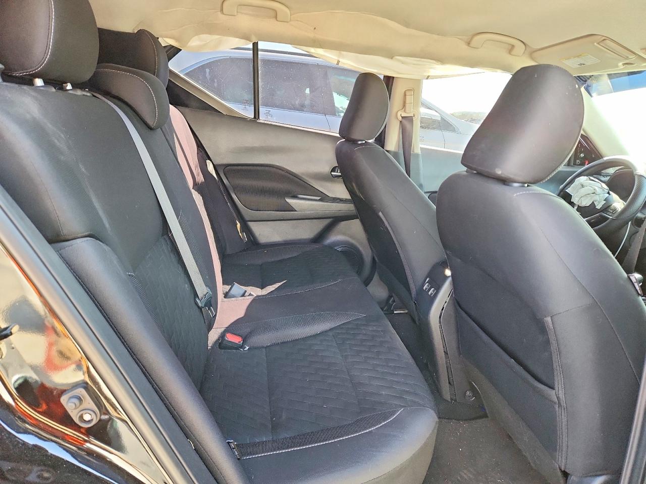 2021 NISSAN KICKS SV photo 10