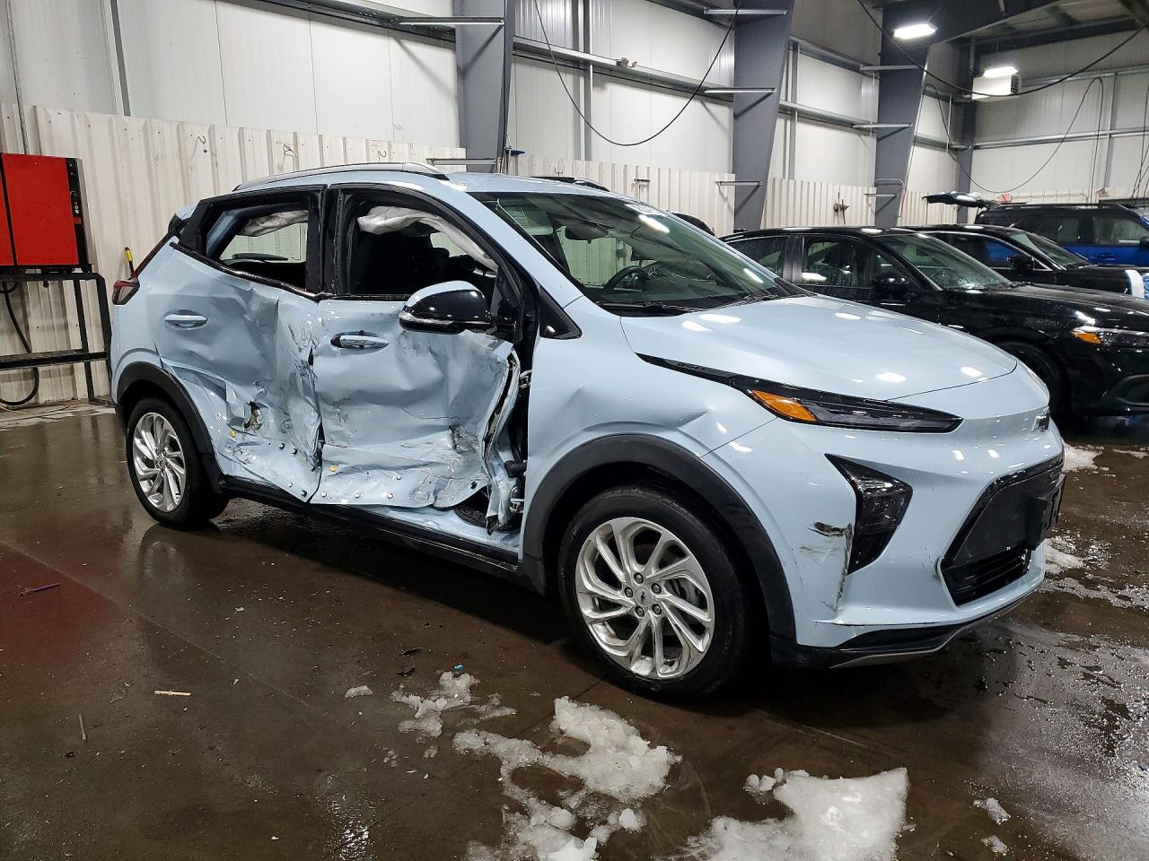2023 CHEVROLET BOLT EUV LT photo 4