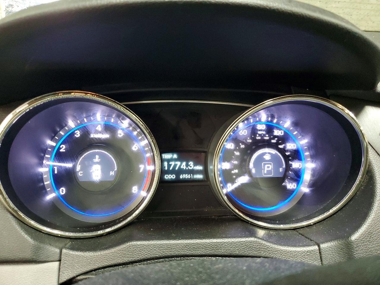 2011 HYUNDAI SONATA GLS photo 17