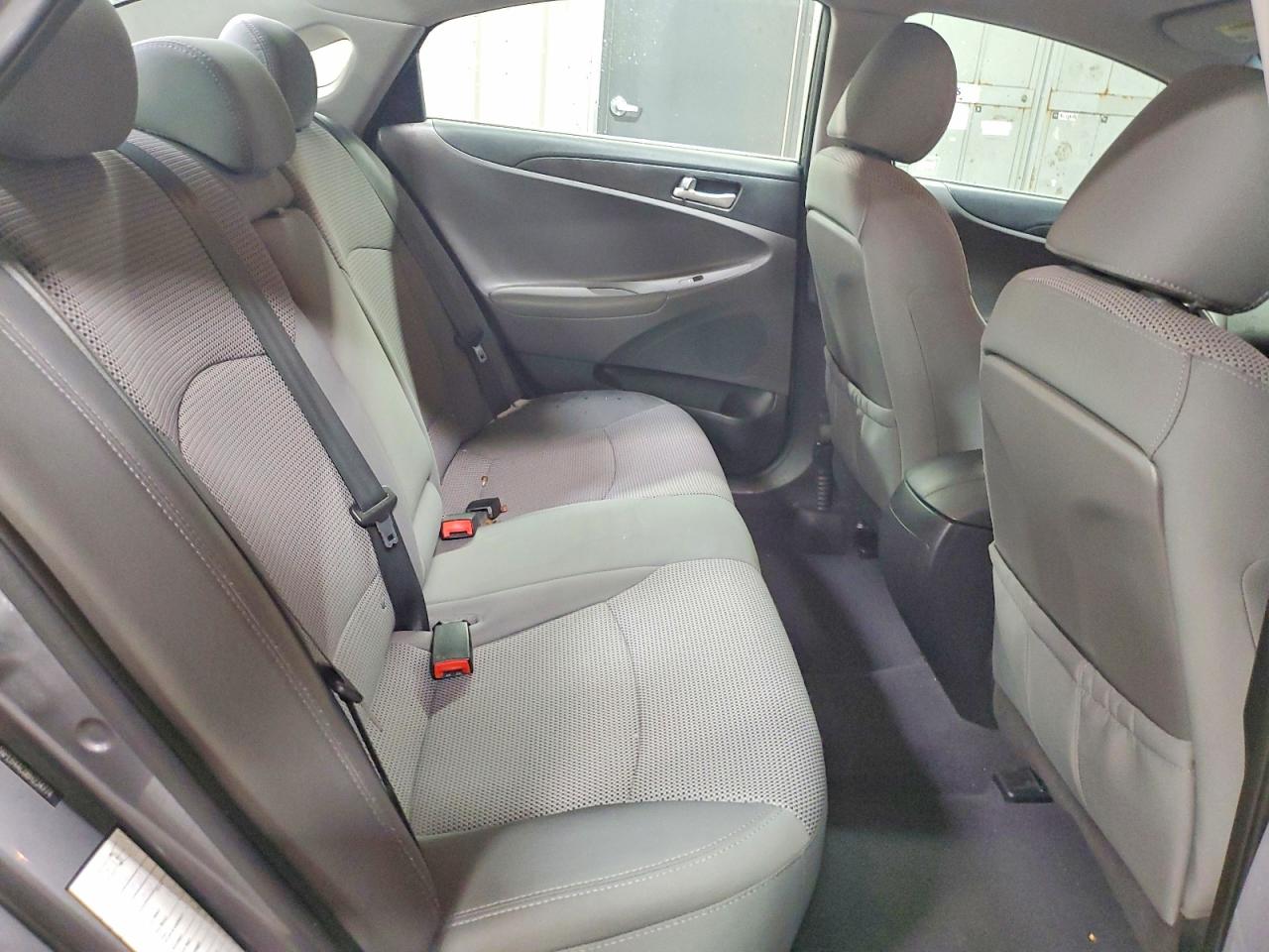 2011 HYUNDAI SONATA GLS photo 19