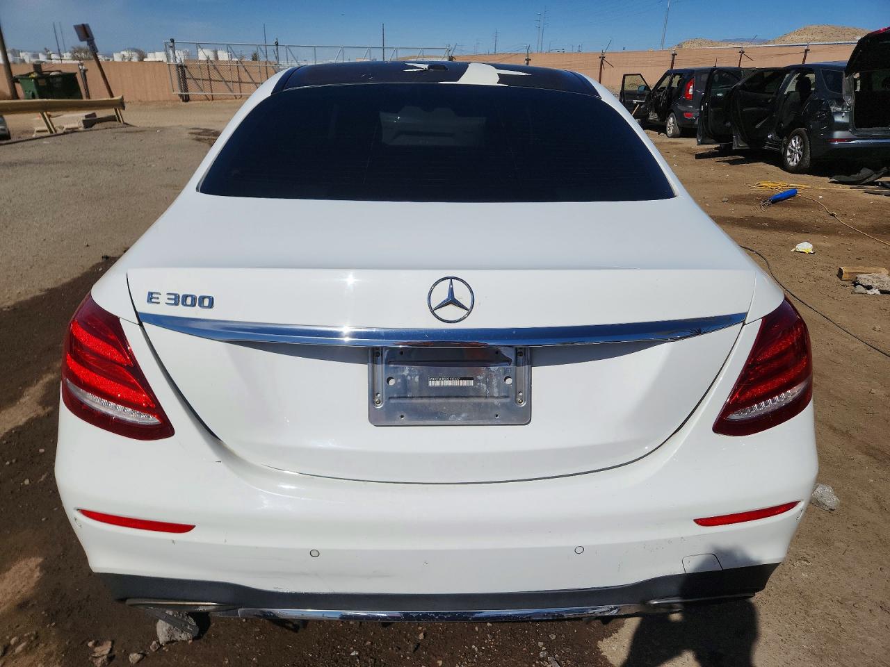 2017 MERCEDES-BENZ E 300 photo 16
