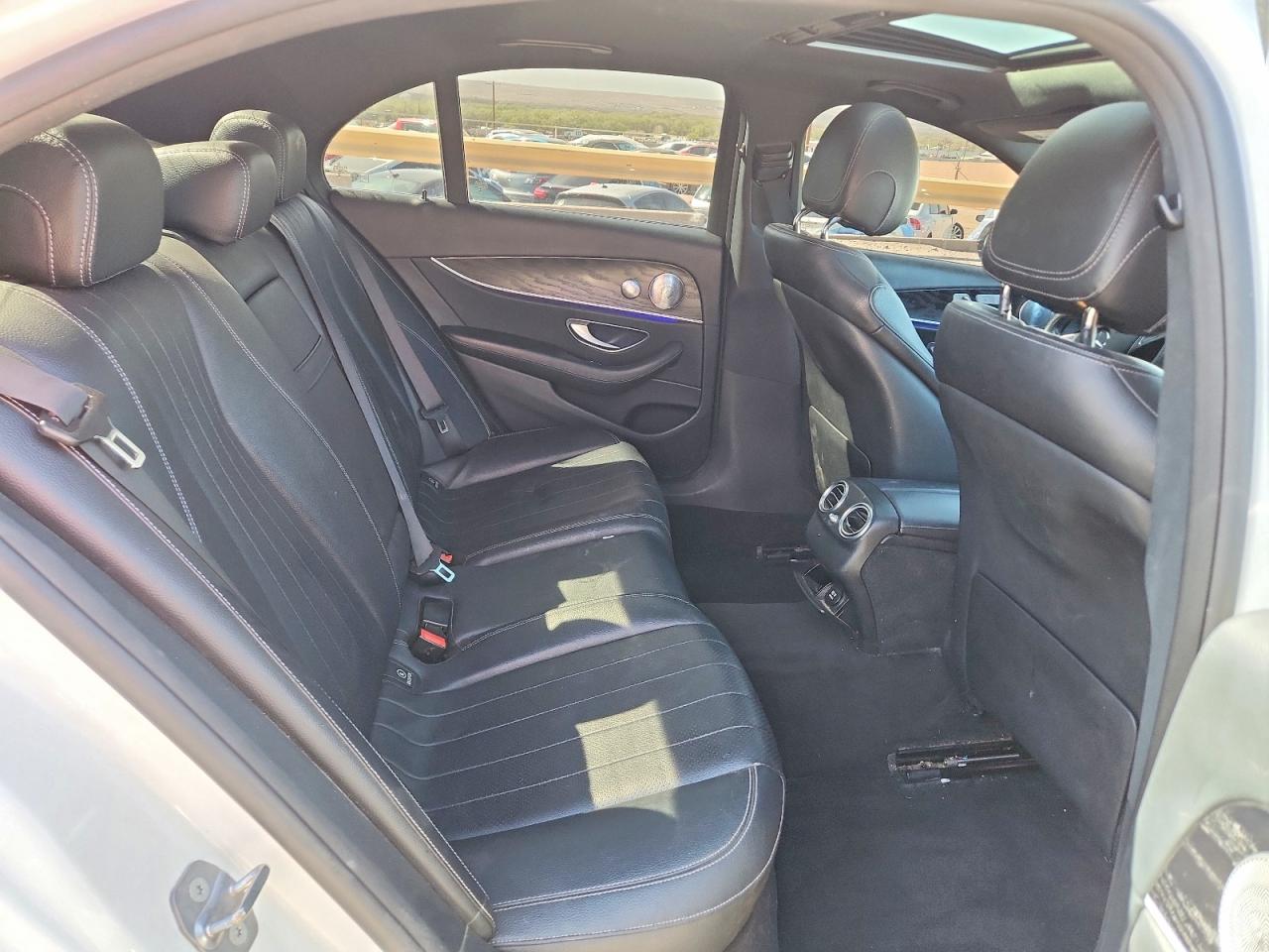 2017 MERCEDES-BENZ E 300 photo 28