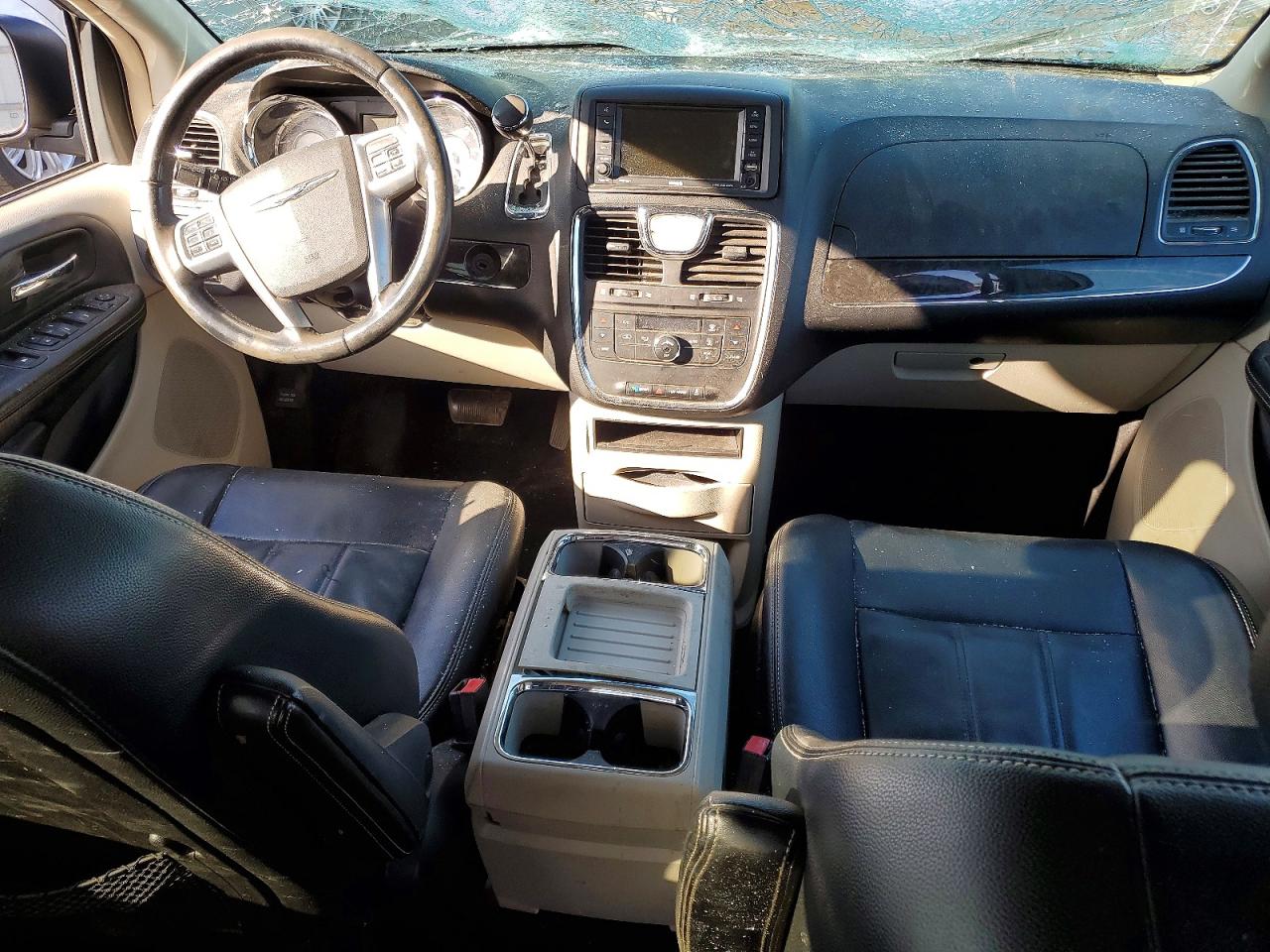 2013 CHRYSLER TOWN & COUNTRY TOURING photo 8