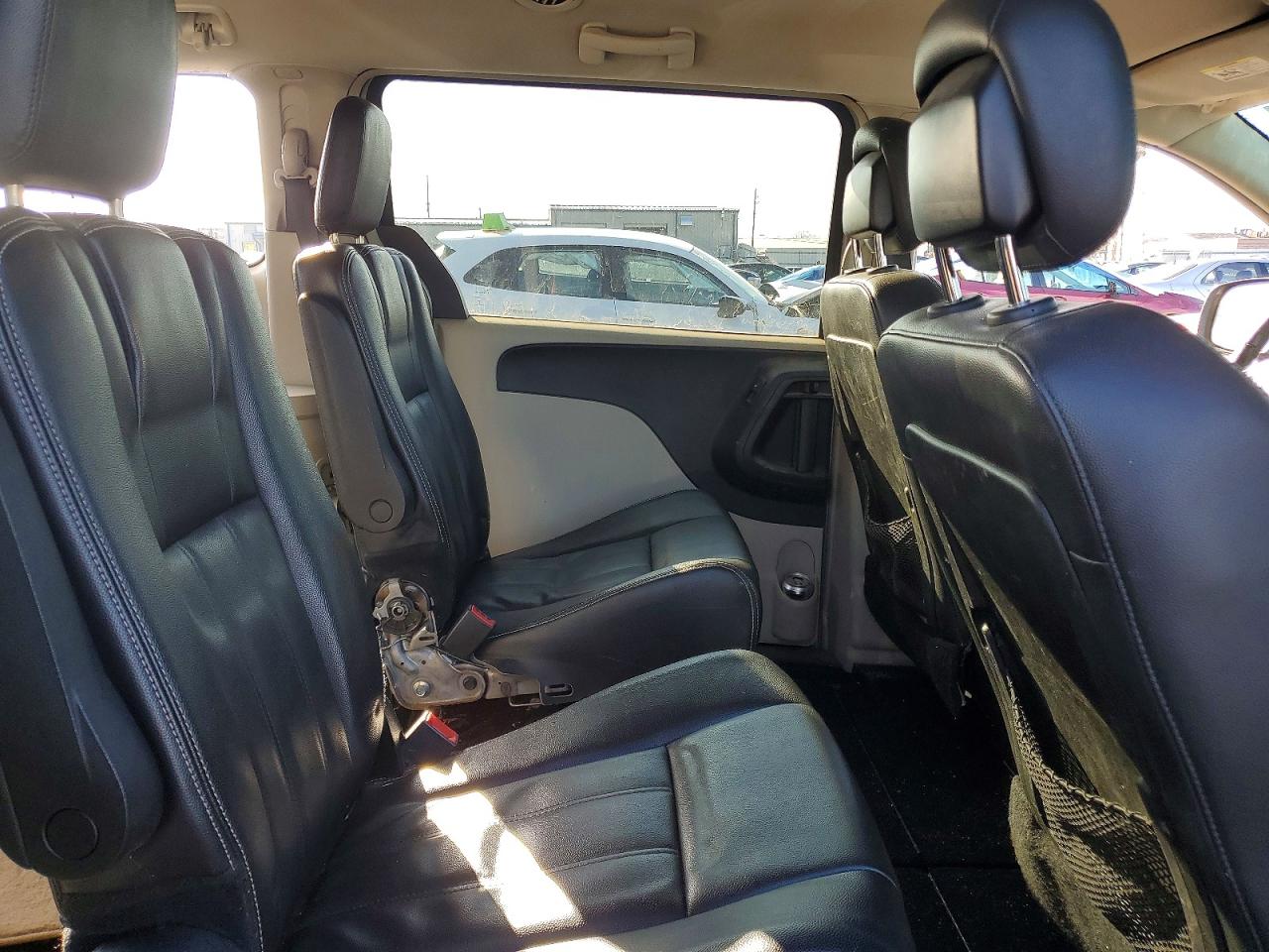 2013 CHRYSLER TOWN & COUNTRY TOURING photo 10