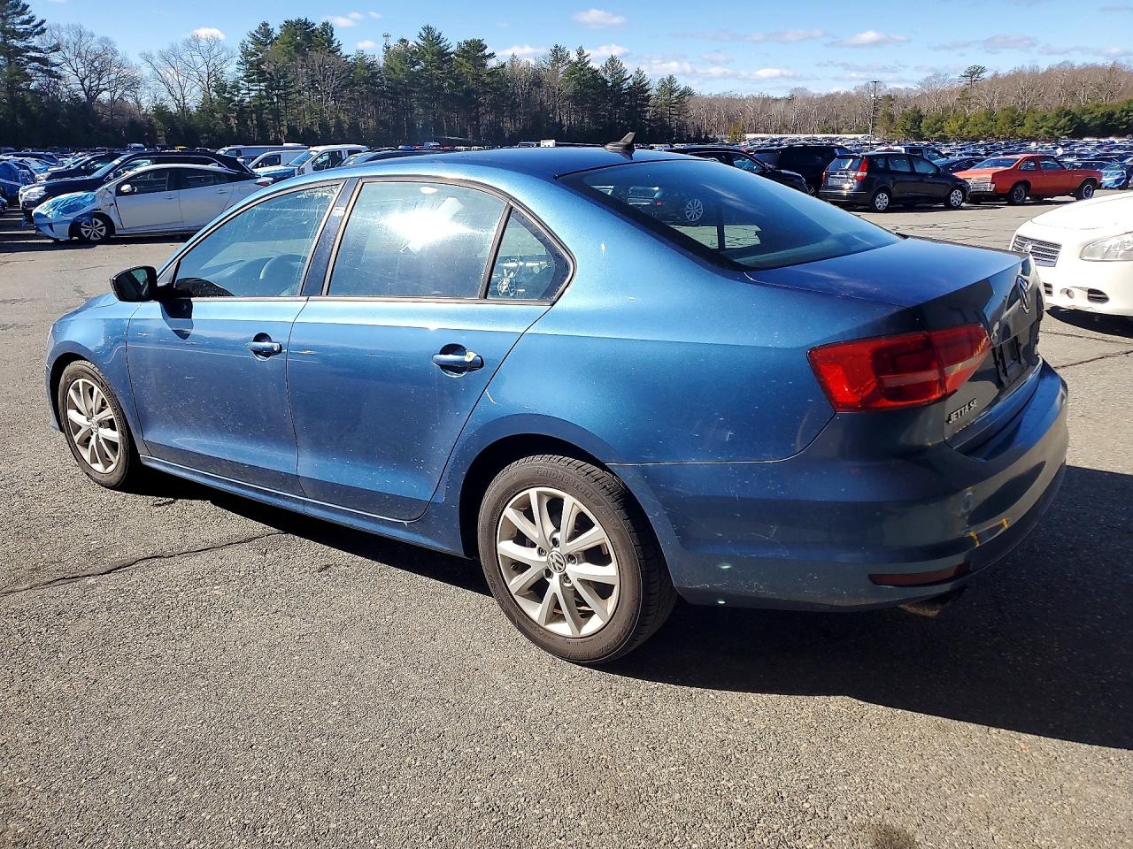 2015 VOLKSWAGEN JETTA SE photo 4