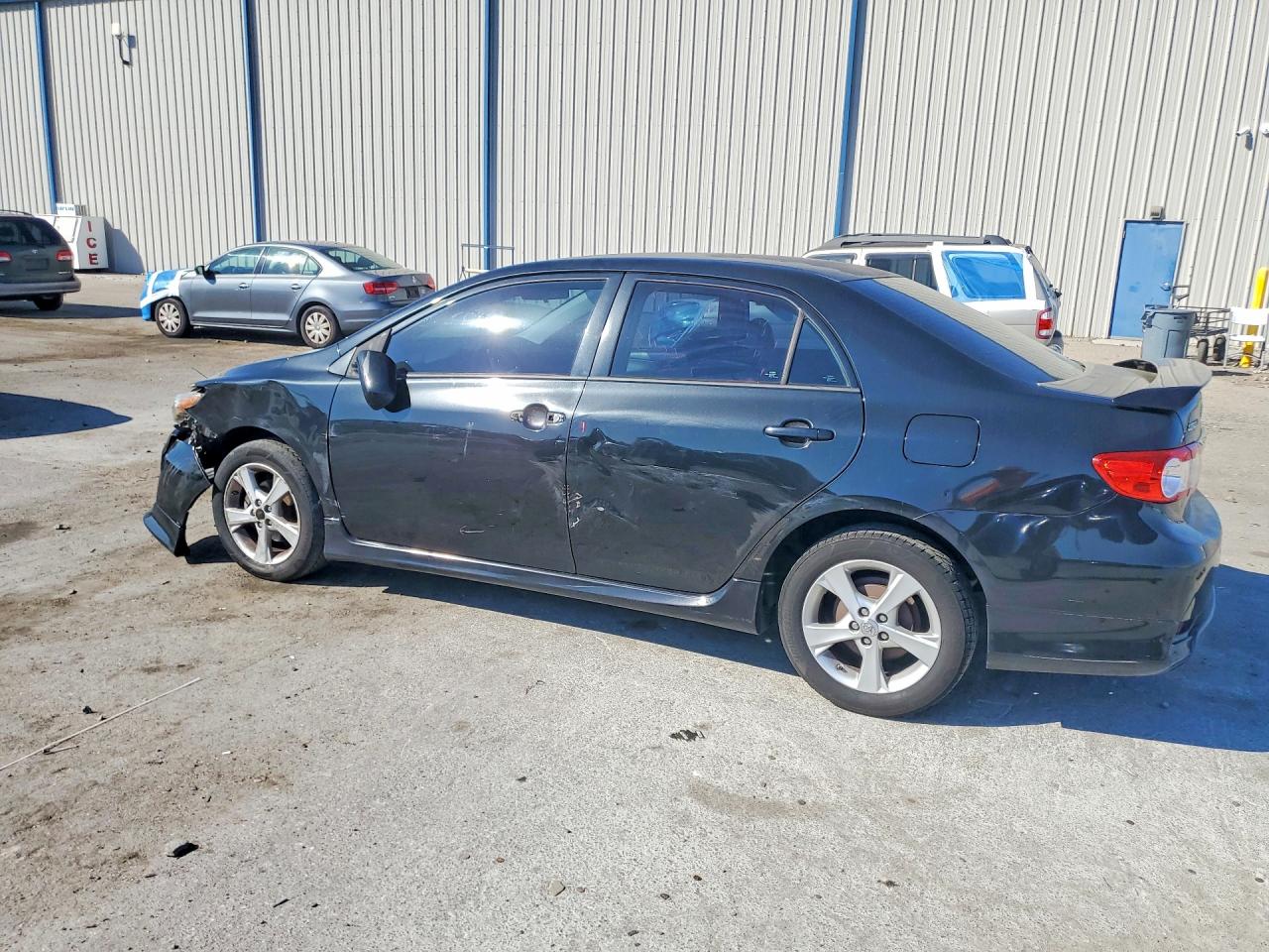 2013 TOYOTA COROLLA S photo 4