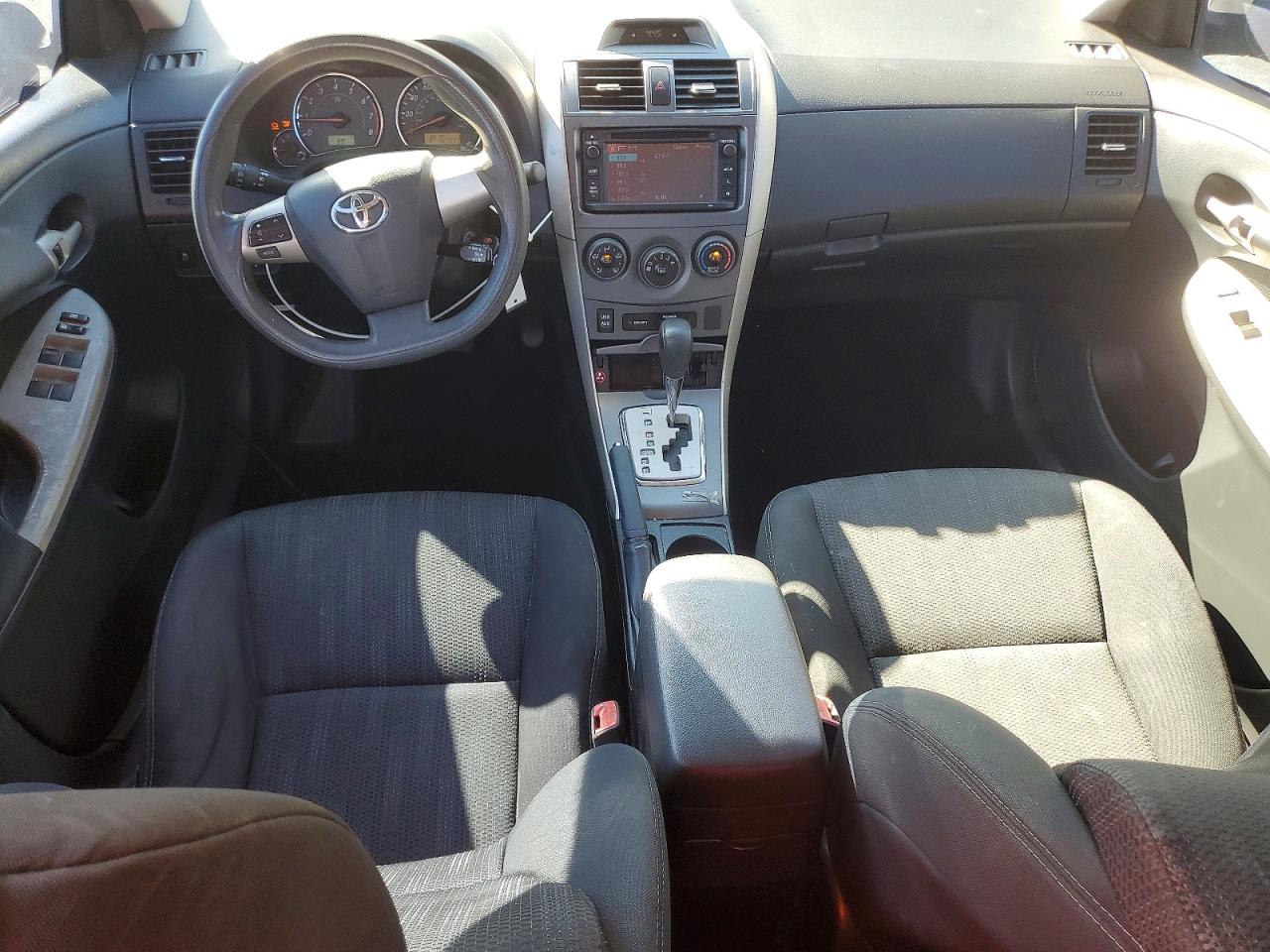 2013 TOYOTA COROLLA S photo 22
