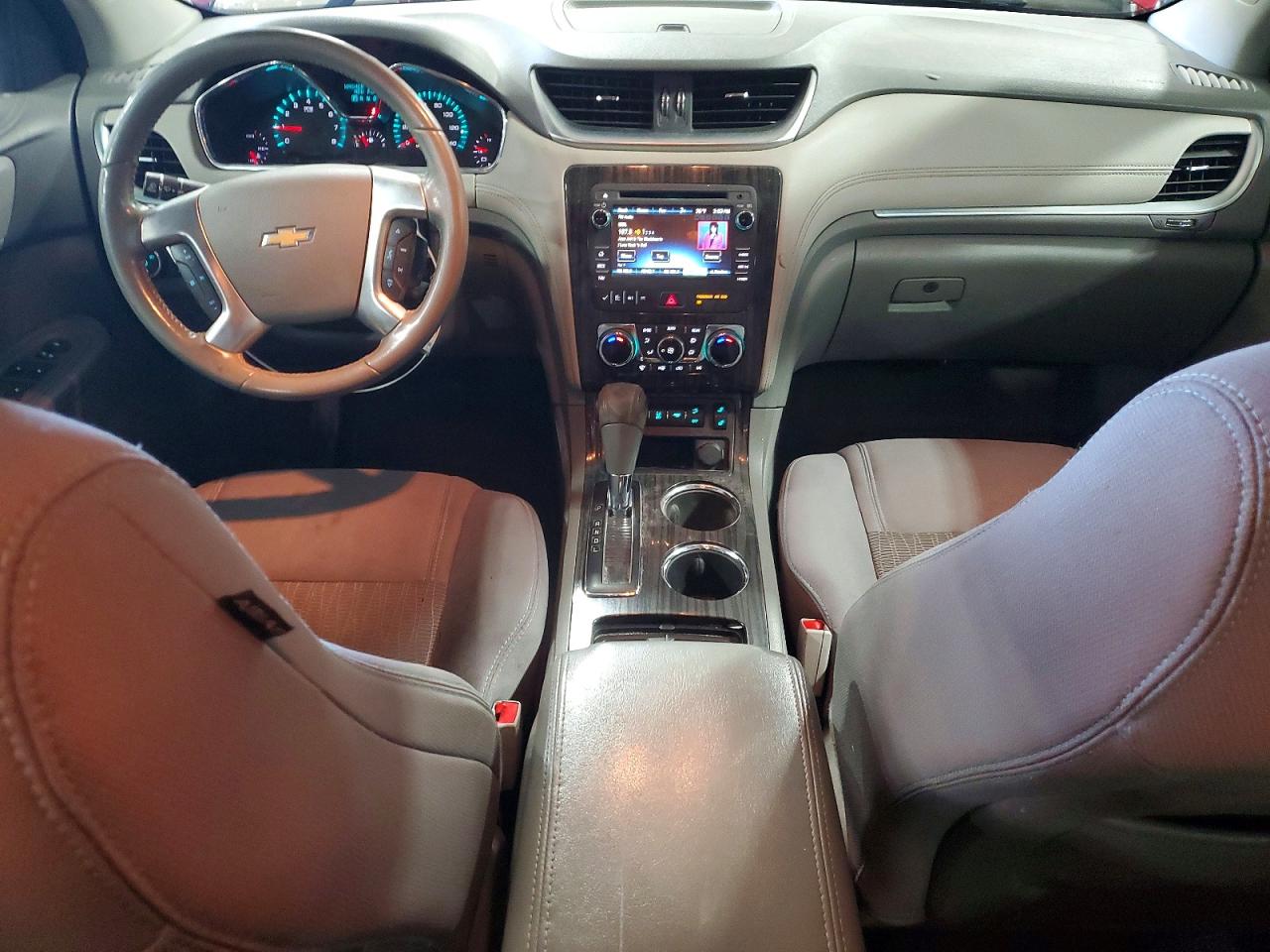 2014 CHEVROLET TRAVERSE LT photo 8