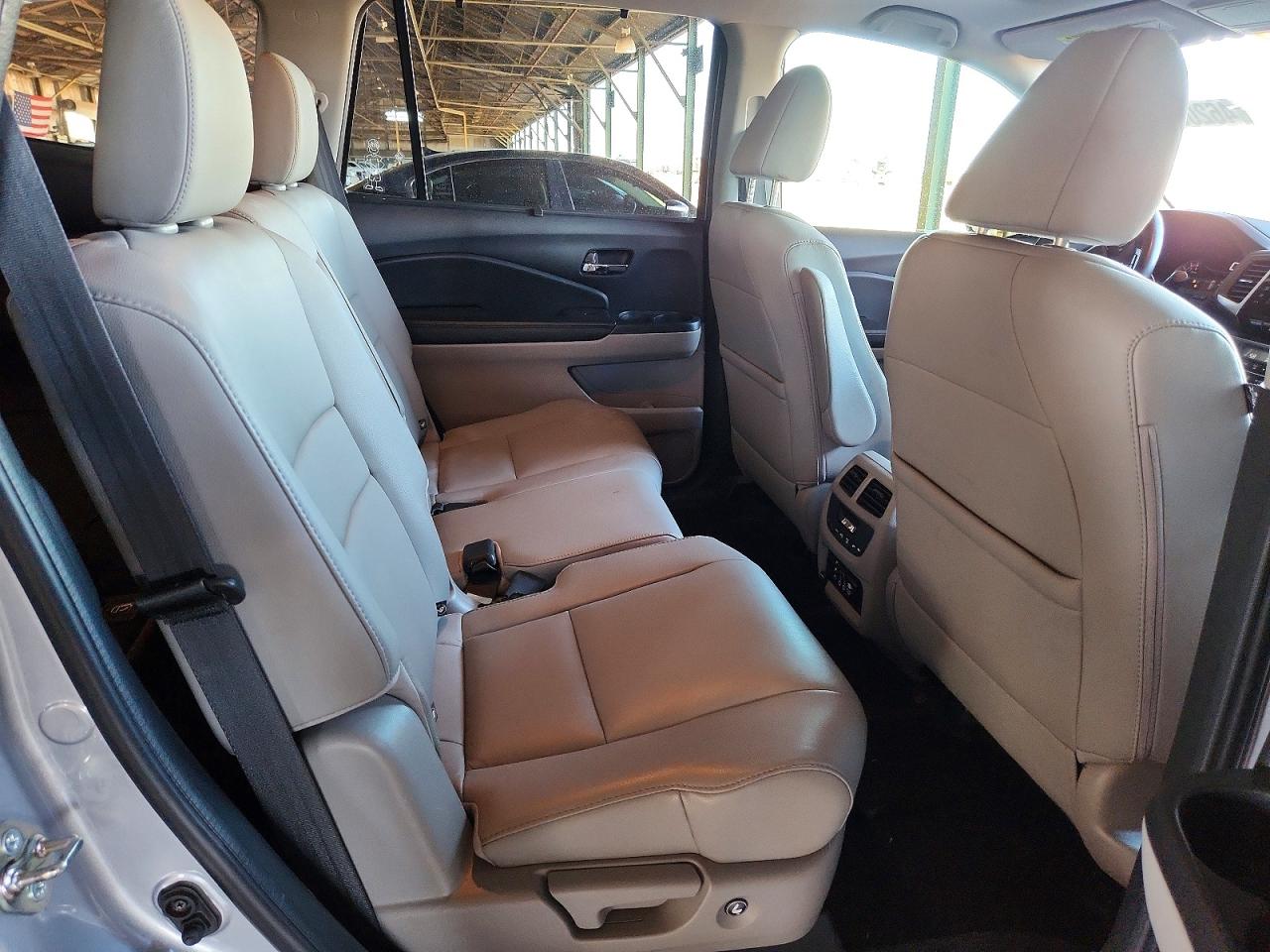 2016 HONDA PILOT TOURING photo 31