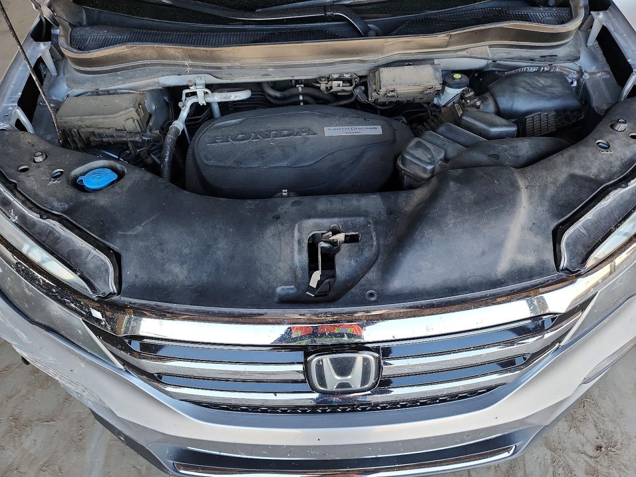 2016 HONDA PILOT TOURING photo 34