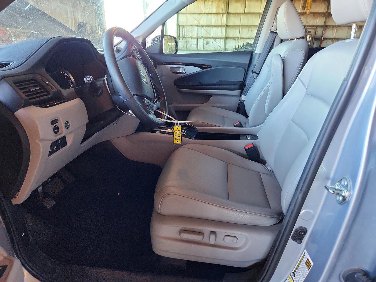 2016 HONDA PILOT TOURING photo 19