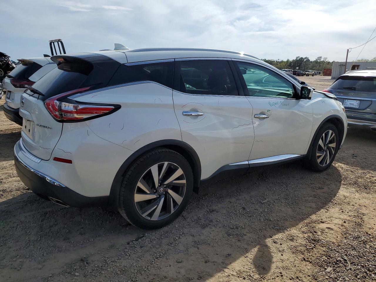 2017 NISSAN MURANO PLATINUM photo 3