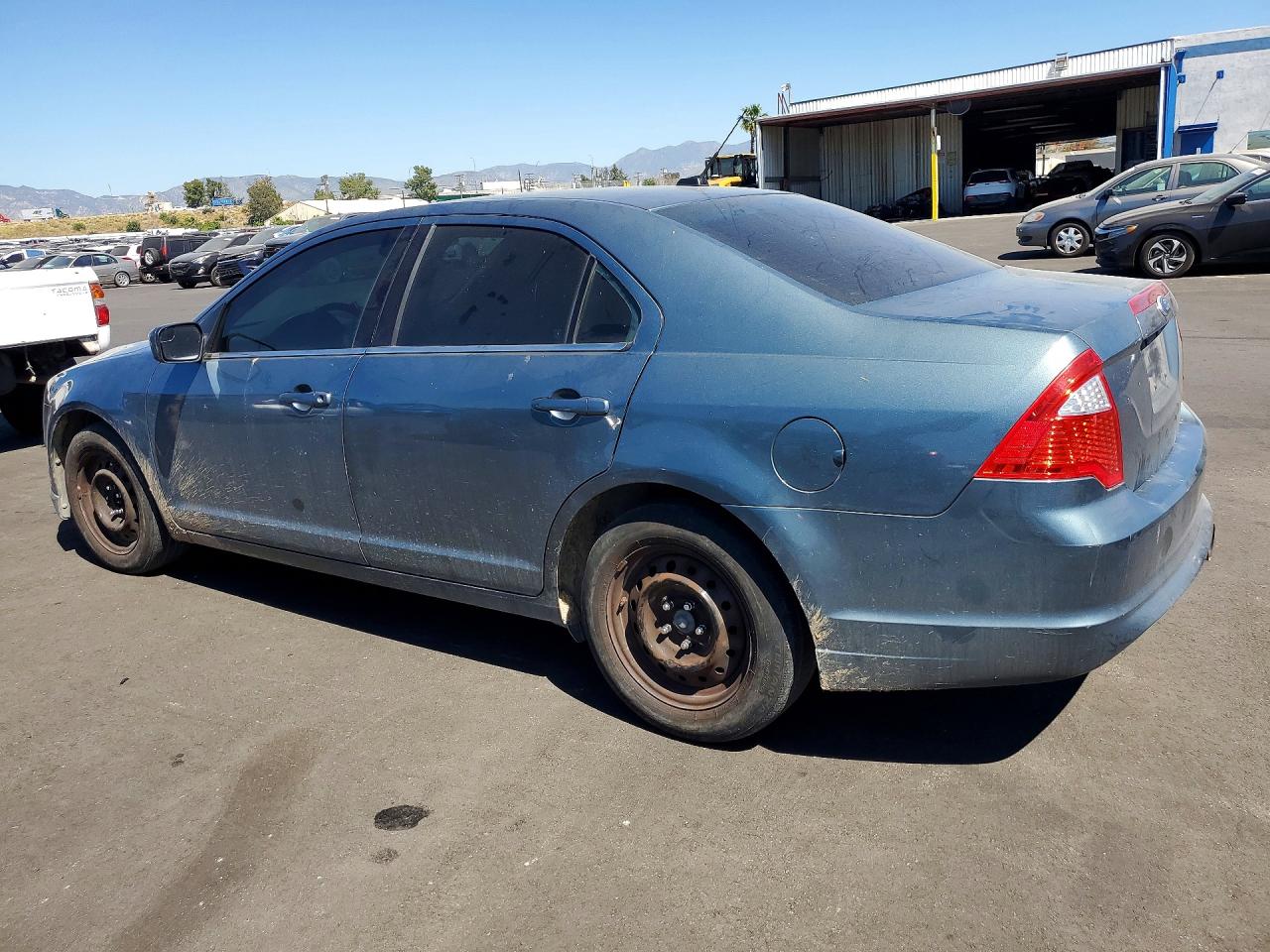 2011 FORD FUSION SE photo 3