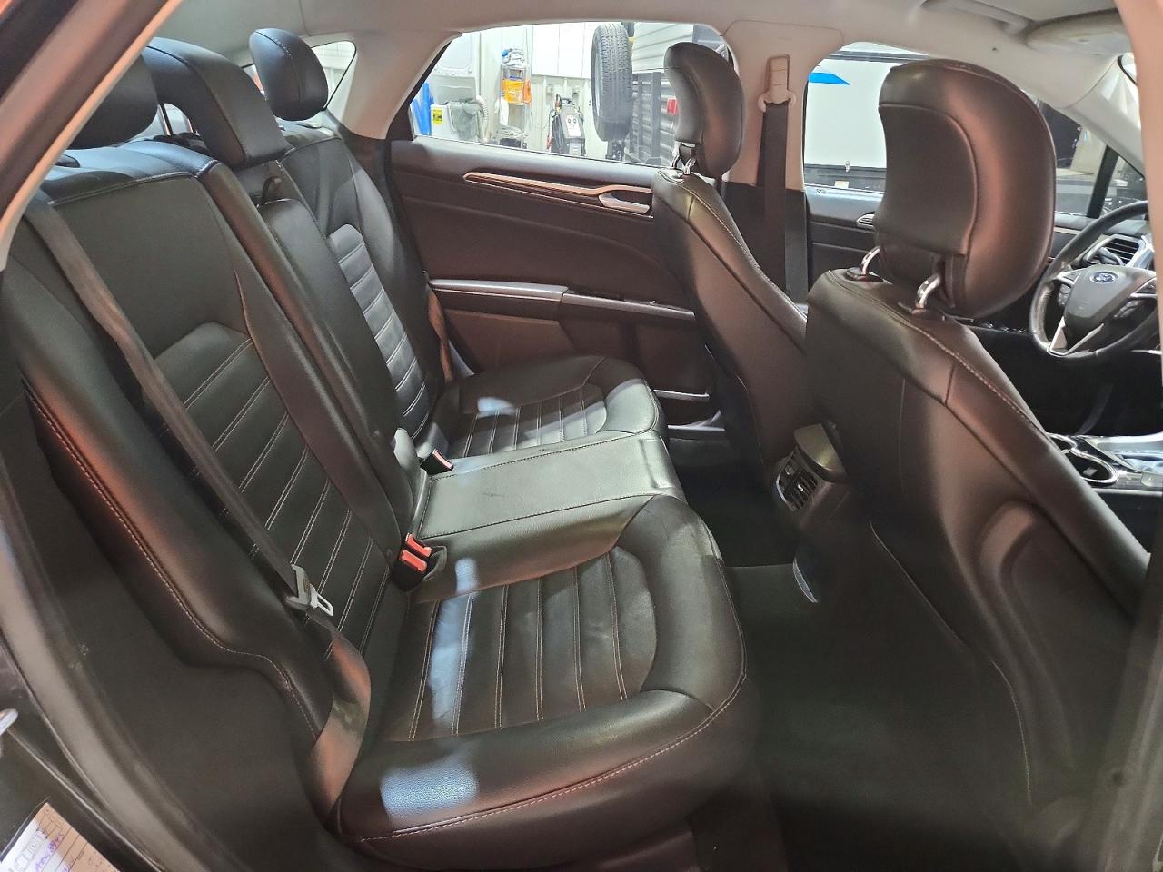 2014 FORD FUSION SE photo 19