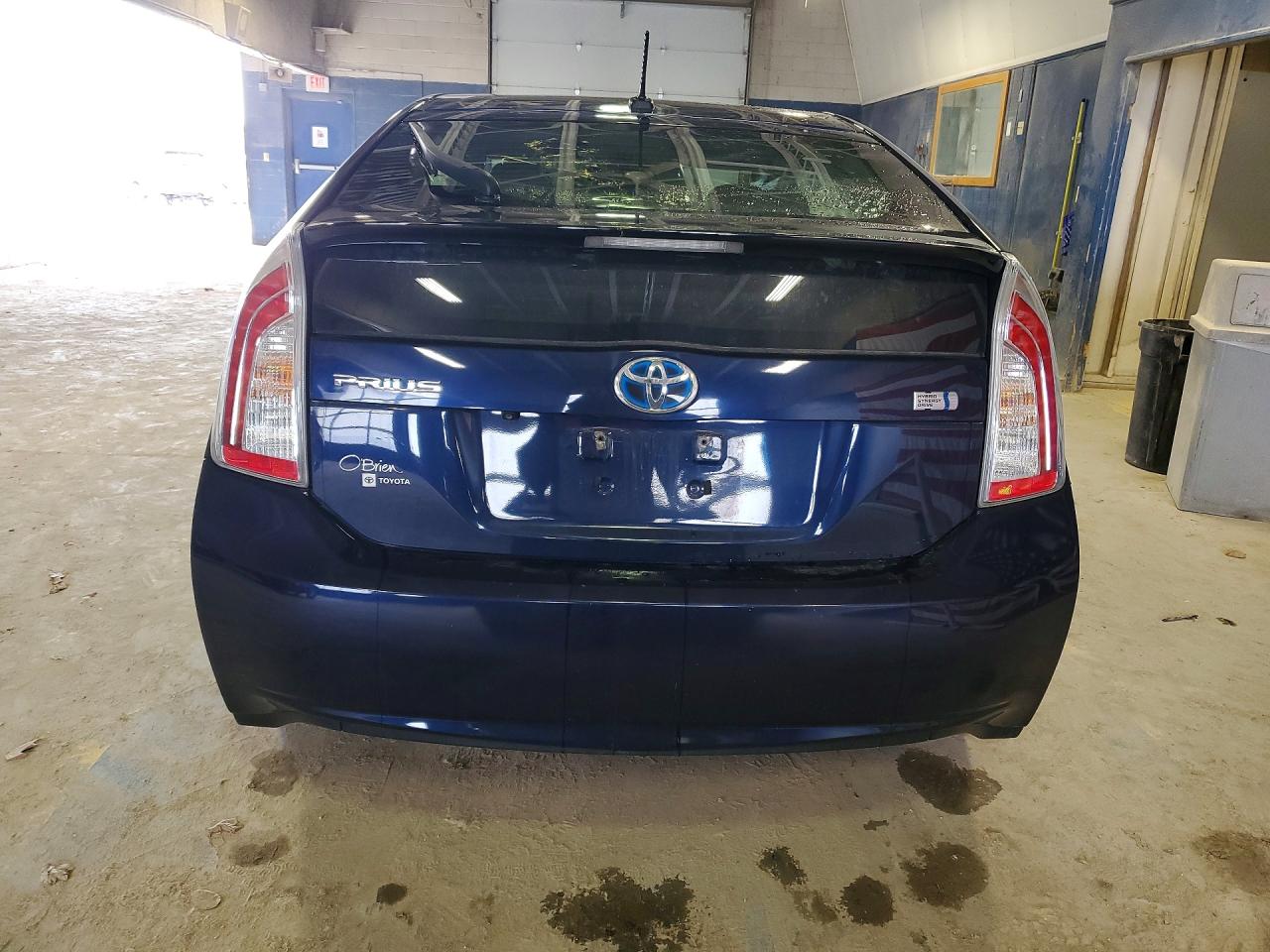 2015 TOYOTA PRIUS THREE photo 11