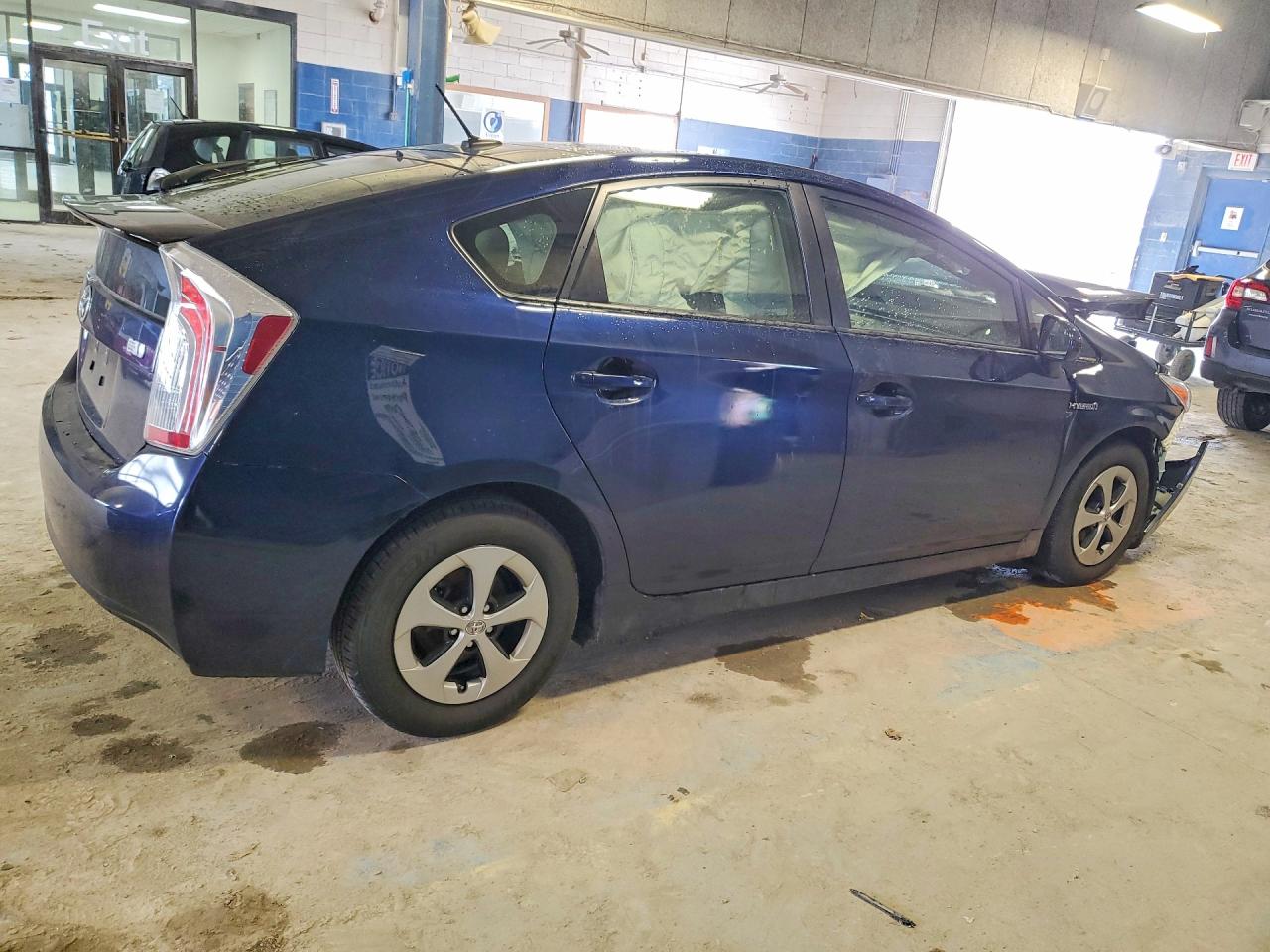 2015 TOYOTA PRIUS THREE photo 5