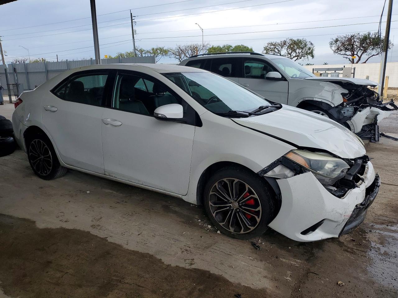 2015 TOYOTA COROLLA S PLUS photo 4
