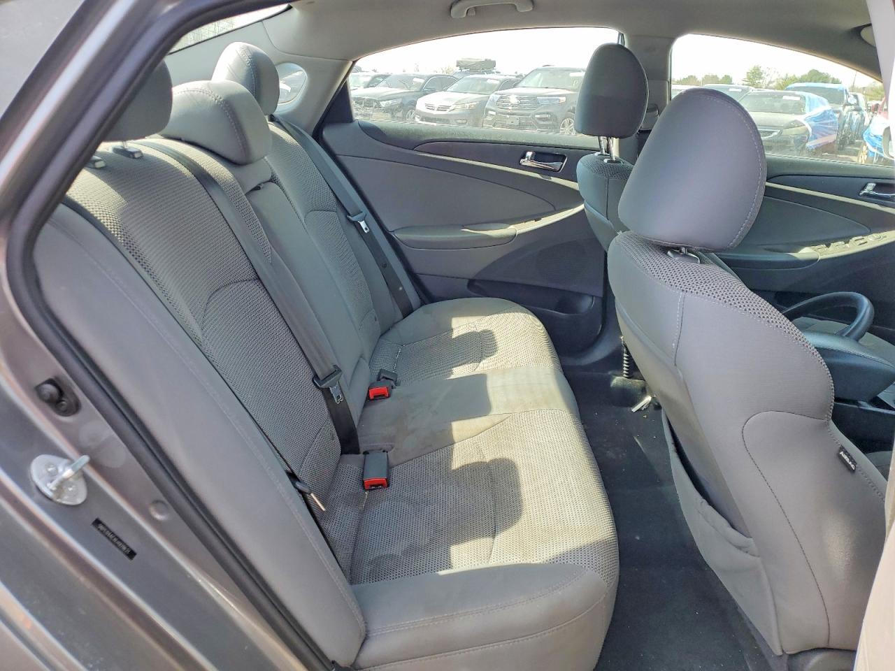 2014 HYUNDAI SONATA GLS photo 19