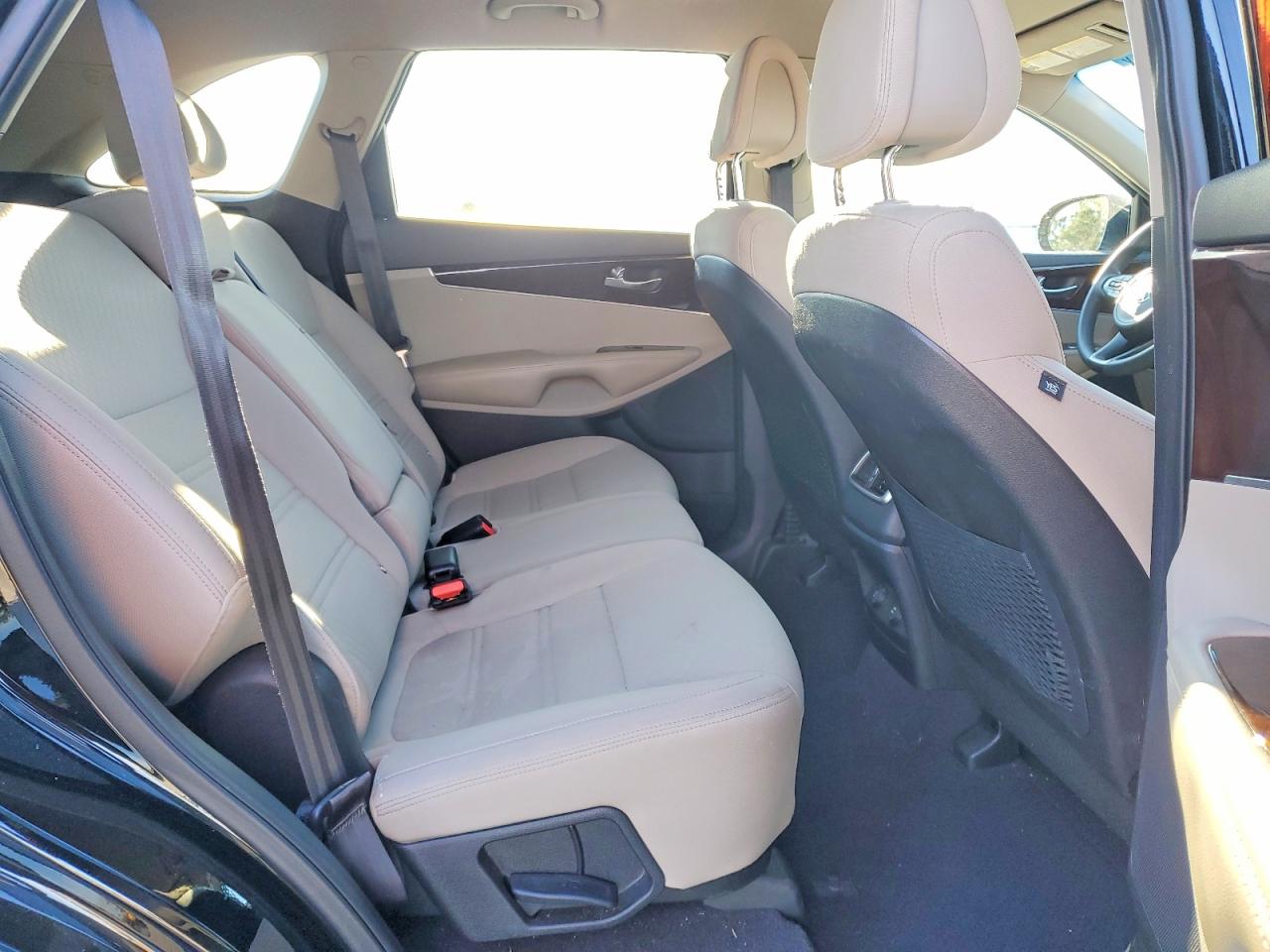 2016 KIA SORENTO photo 21