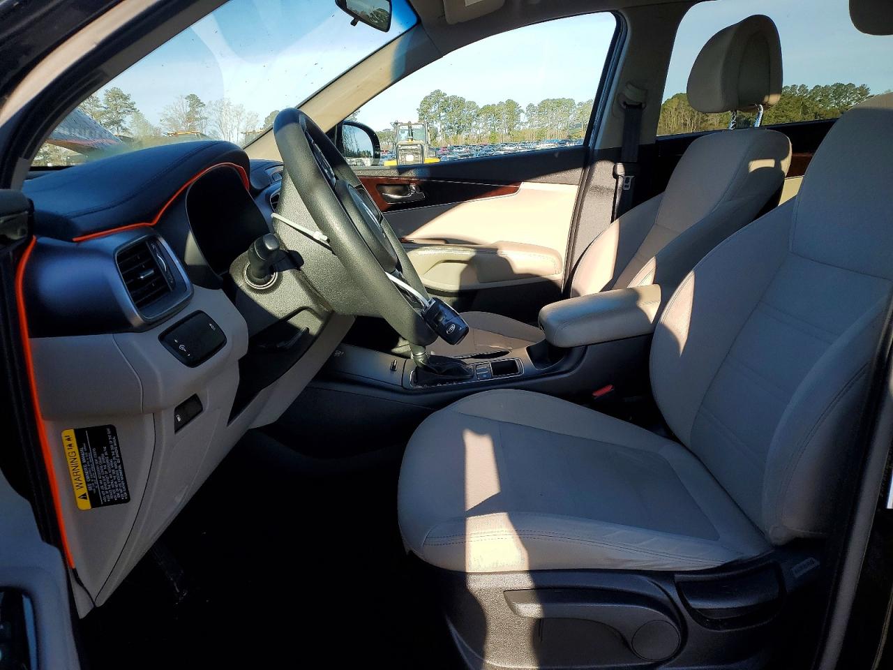 2016 KIA SORENTO photo 13