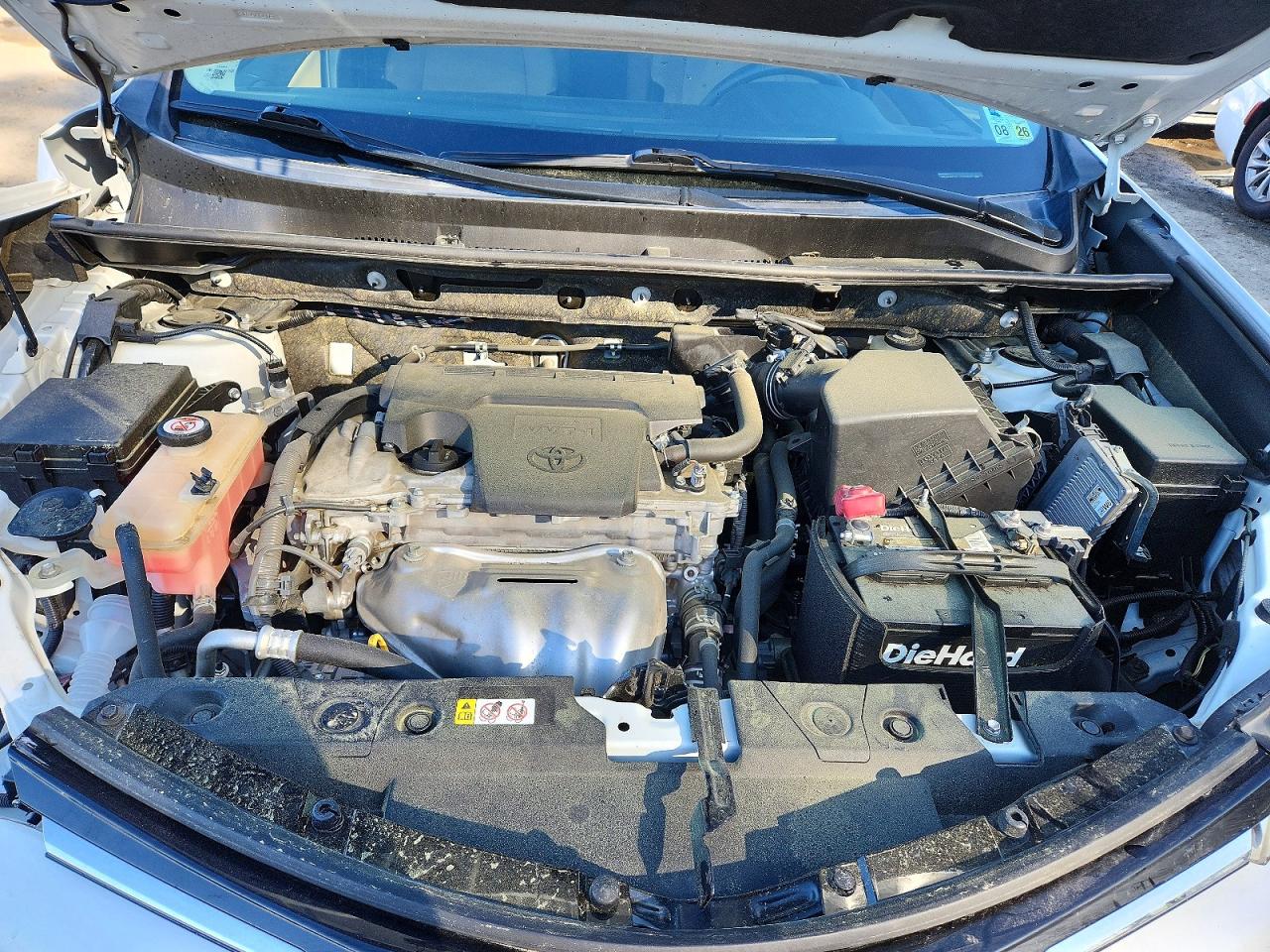 2018 TOYOTA RAV4 XLE photo 12