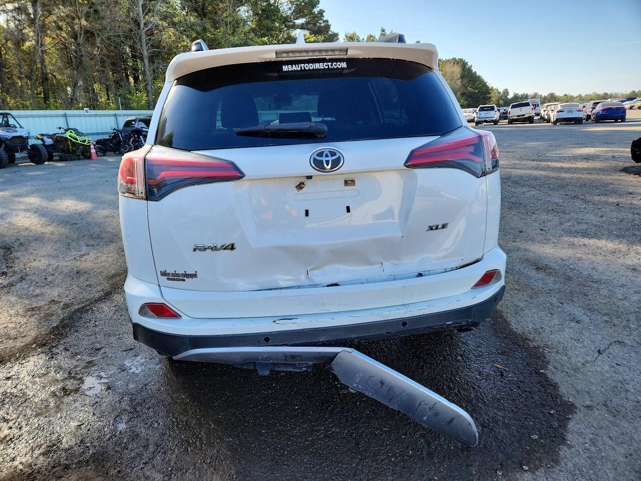 2018 TOYOTA RAV4 XLE photo 6