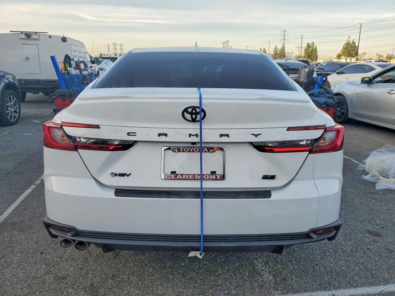 2025 TOYOTA CAMRY SE photo 11