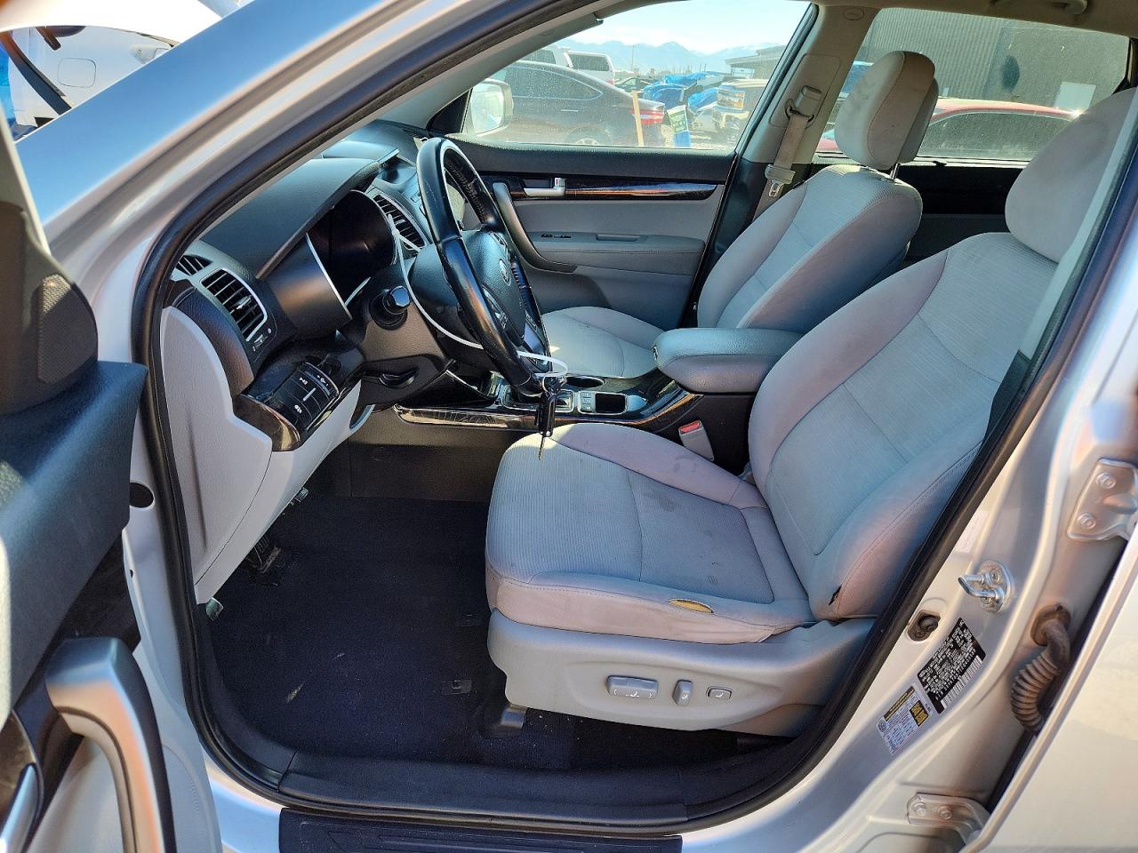 2014 KIA SORENTO LX photo 13