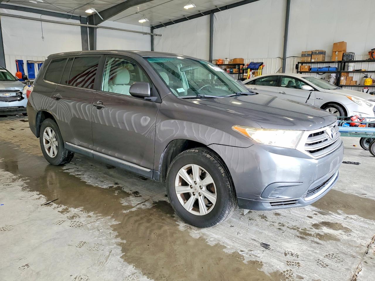 2013 TOYOTA HIGHLANDER BASE photo 4