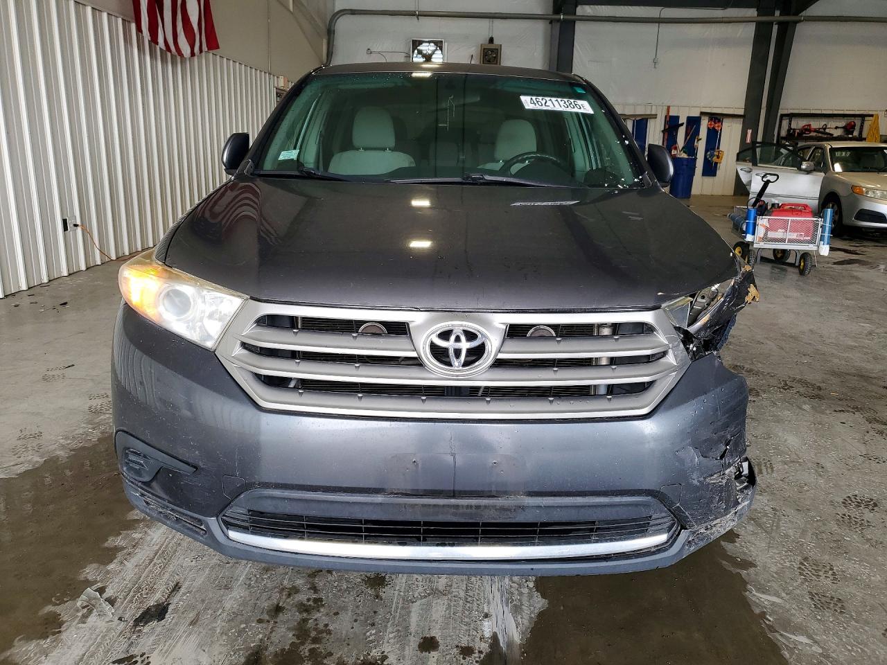 2013 TOYOTA HIGHLANDER BASE photo 5