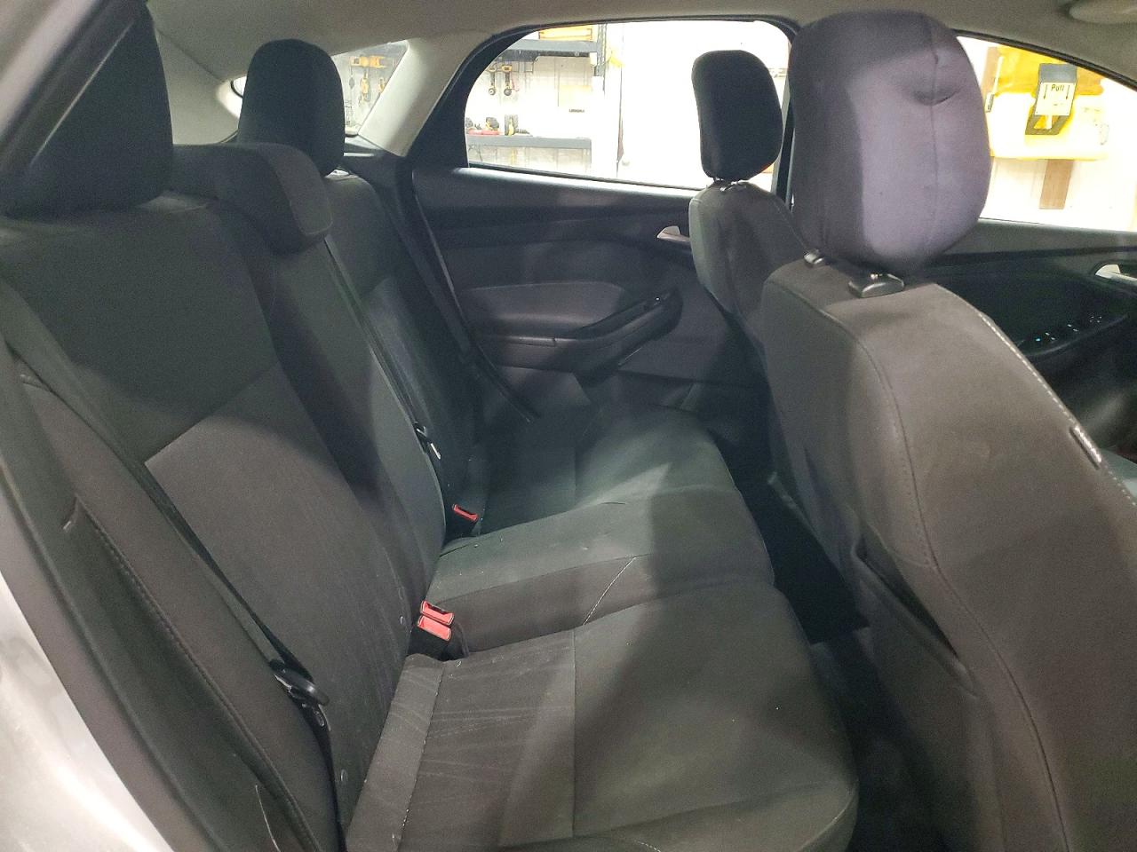 2018 FORD FOCUS SE photo 31
