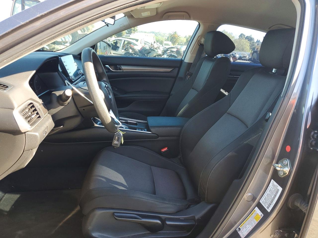 2020 HONDA ACCORD LX photo 19