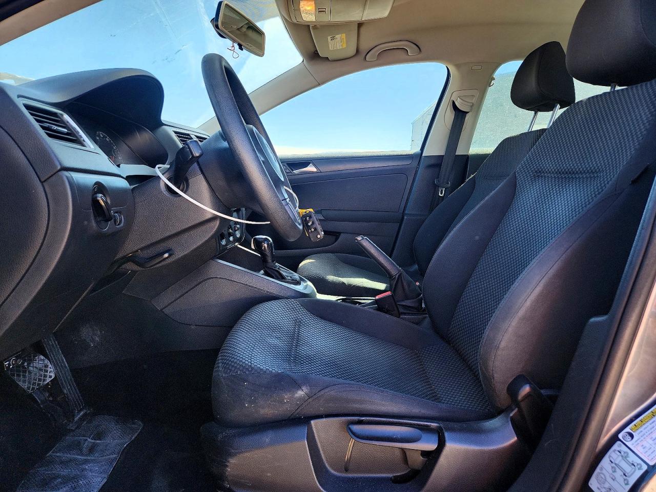 2012 VOLKSWAGEN JETTA BASE photo 13
