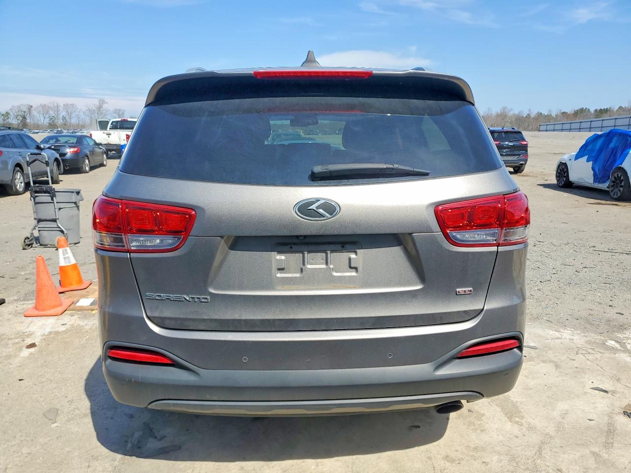 2016 KIA SORENTO LX photo 6