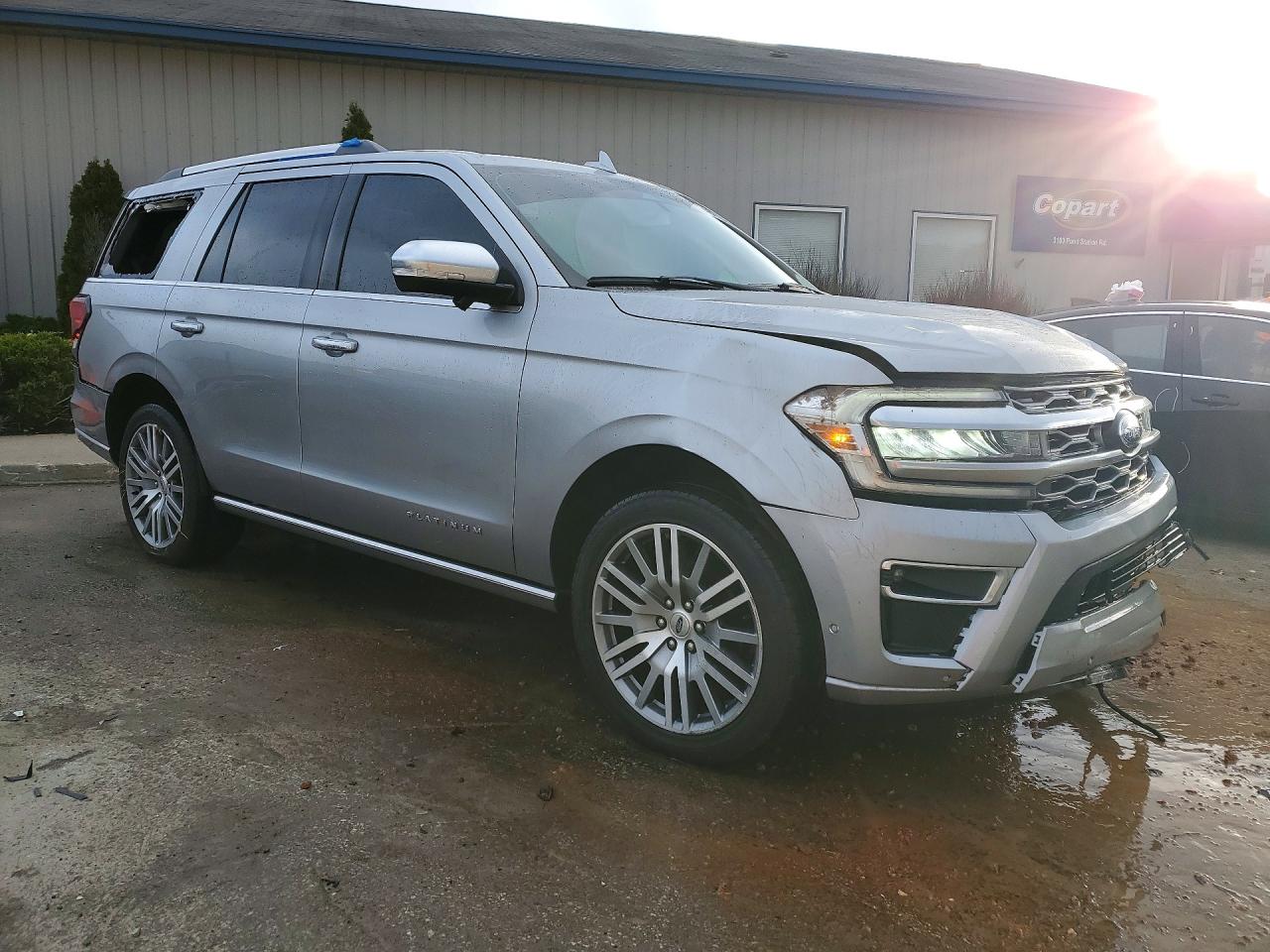 2024 FORD EXPEDITION PLATINUM photo 4