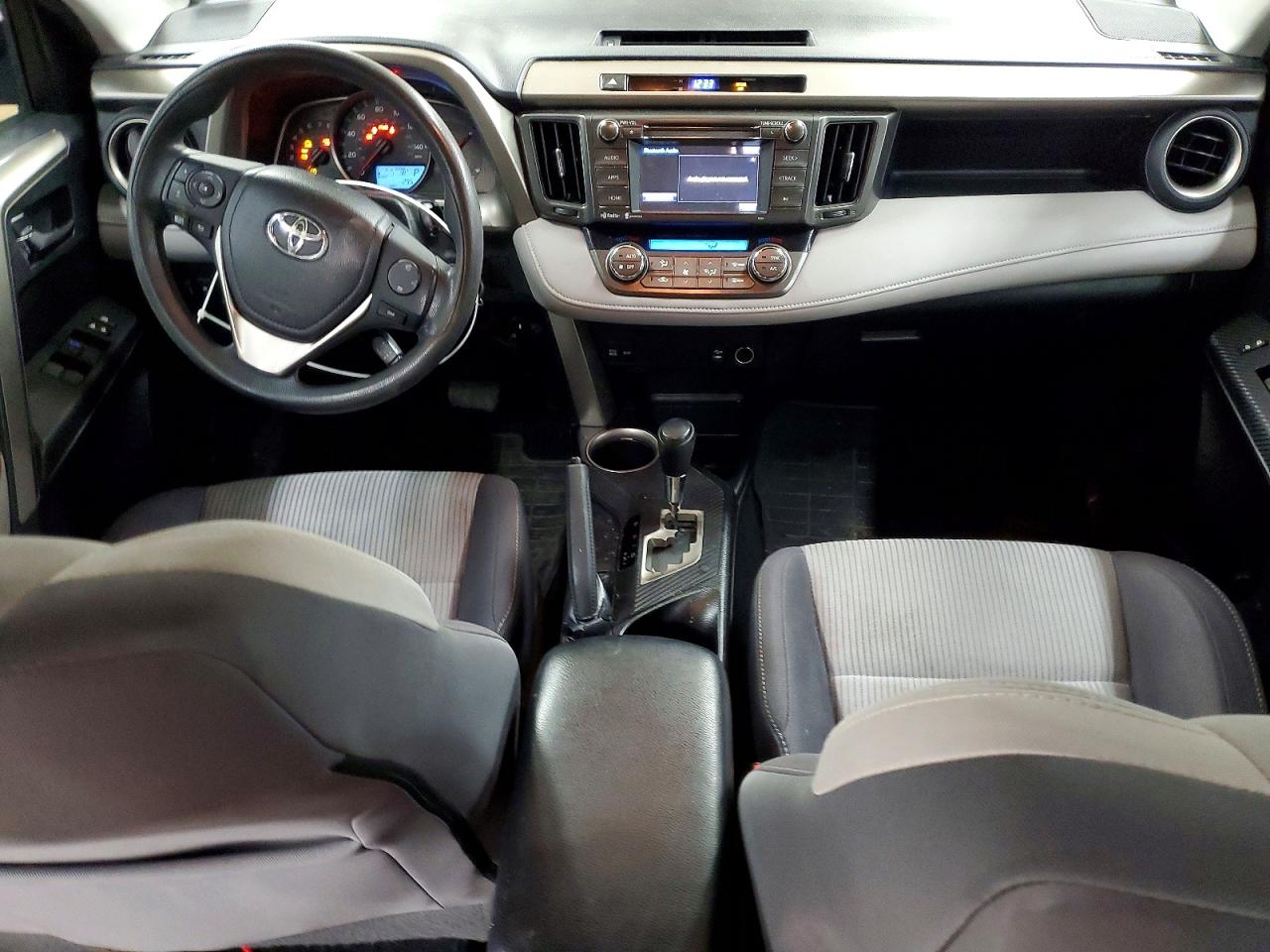 2015 TOYOTA RAV4 XLE photo 15