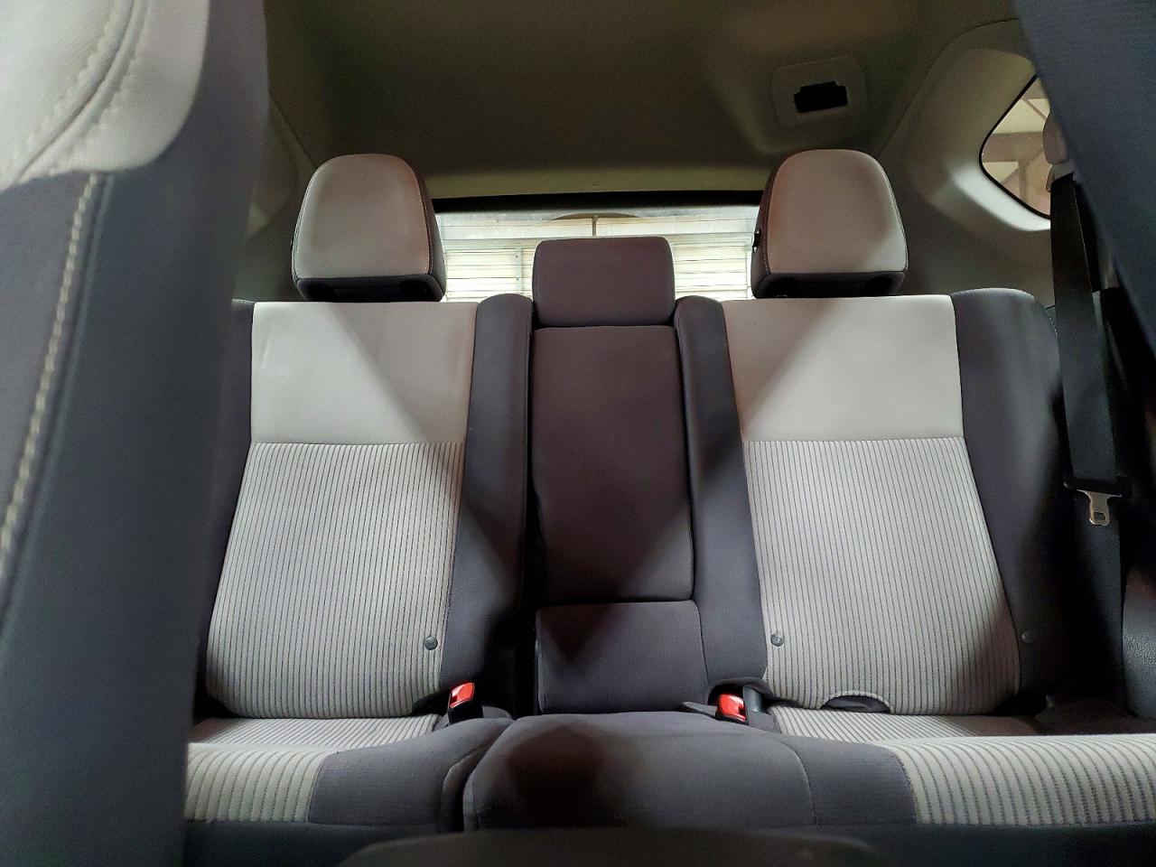 2015 TOYOTA RAV4 XLE photo 19