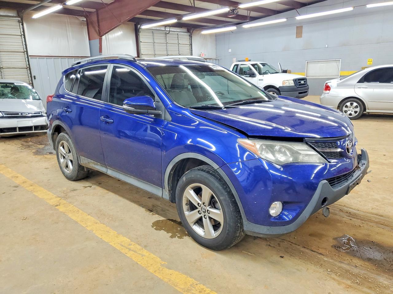 2015 TOYOTA RAV4 XLE photo 7