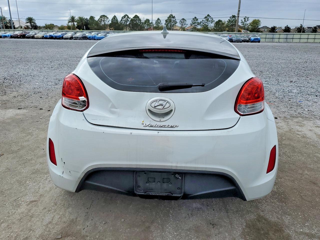 2013 HYUNDAI VELOSTER BASE photo 6