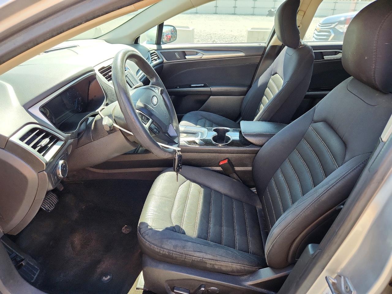 2014 FORD FUSION SE photo 19