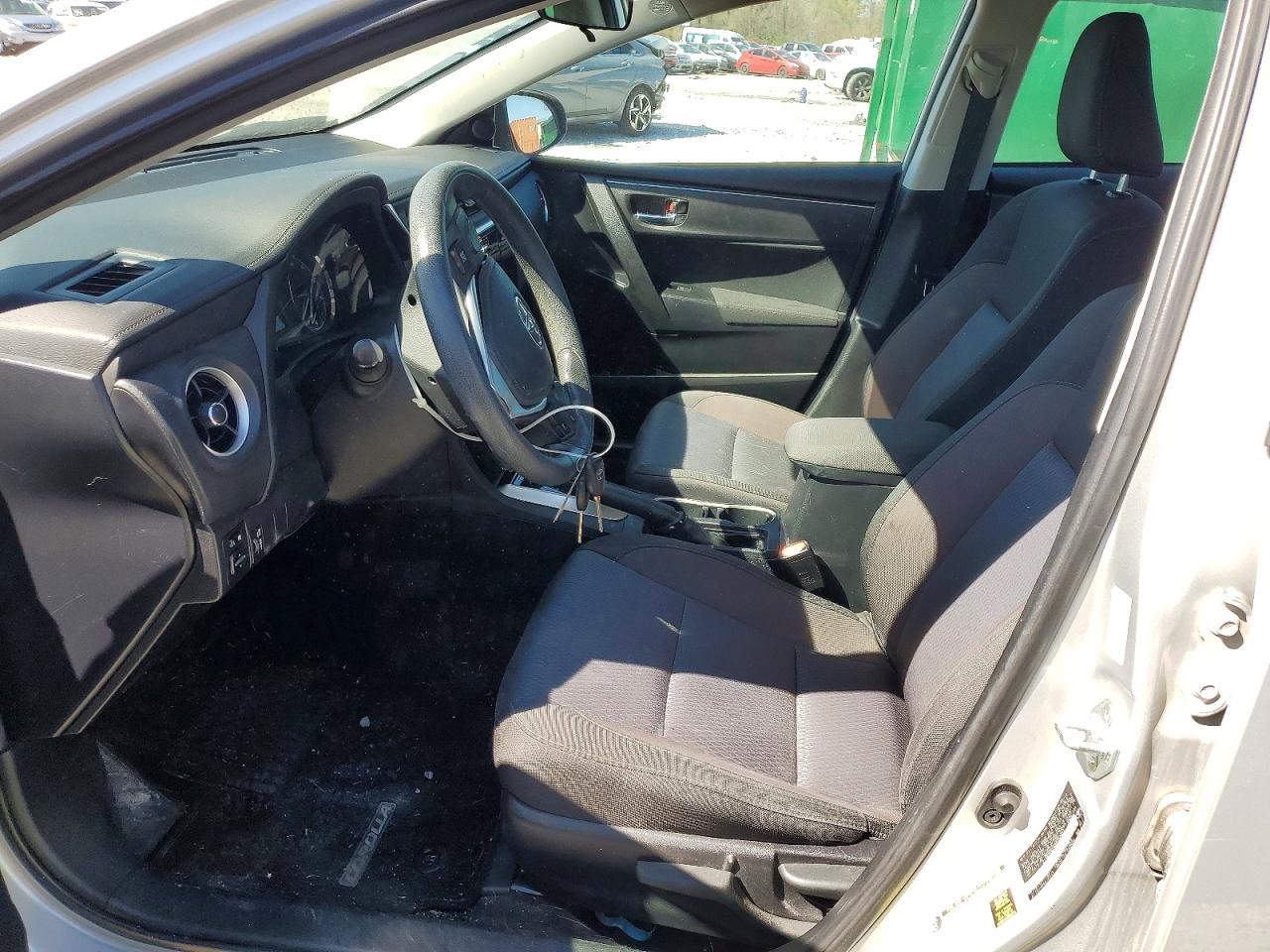 2017 TOYOTA COROLLA photo 7