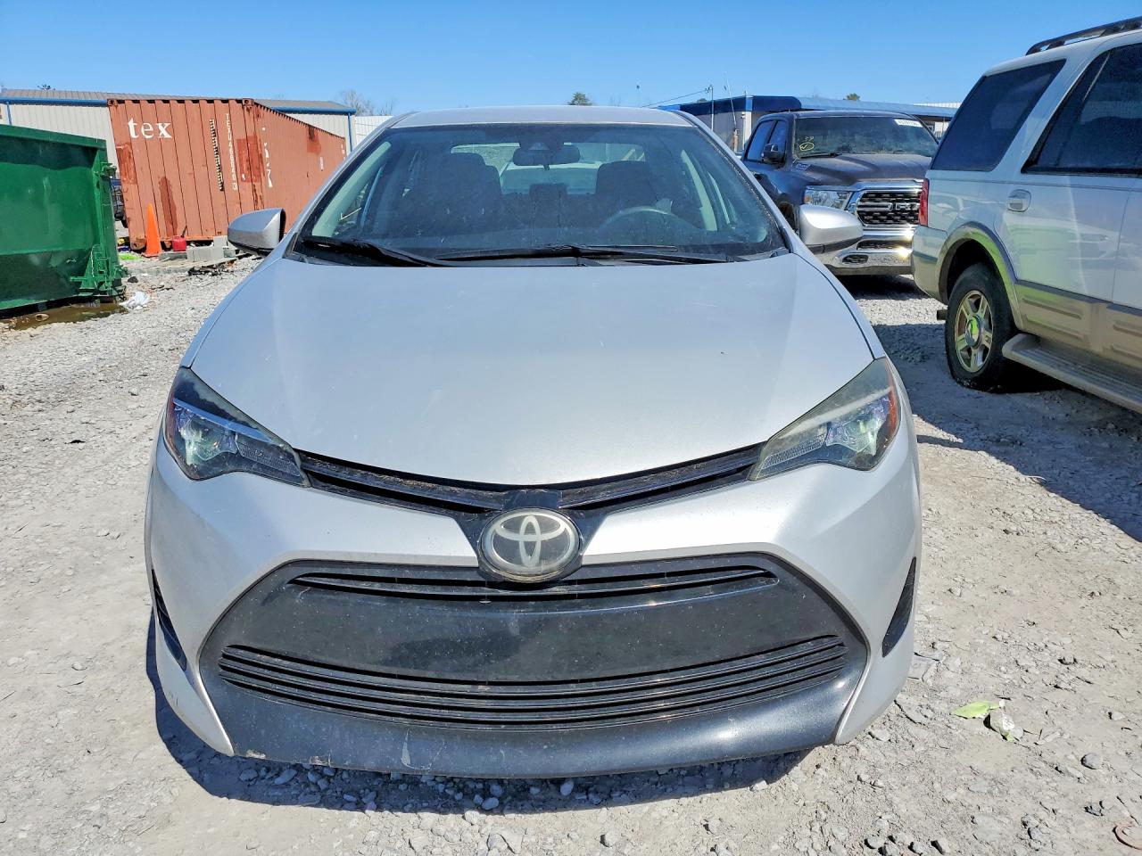 2017 TOYOTA COROLLA photo 5