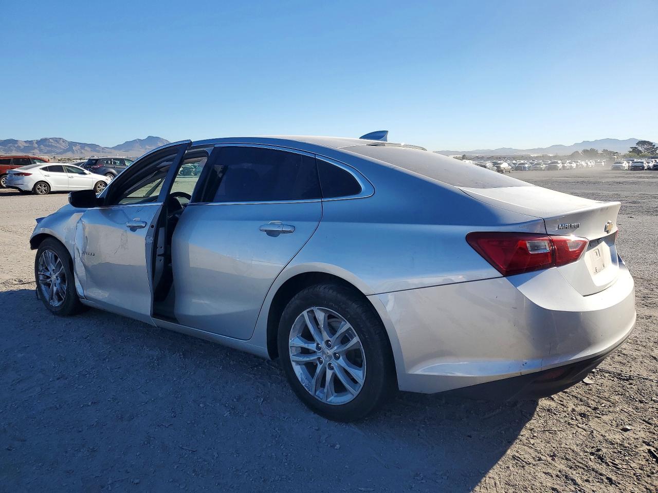 2016 CHEVROLET MALIBU LT photo 3