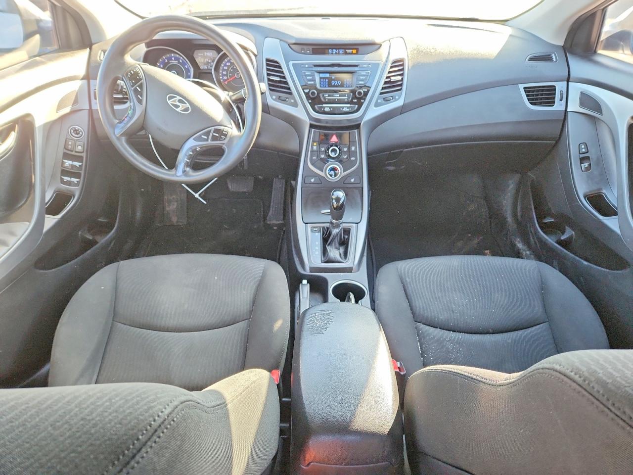 2015 HYUNDAI ELANTRA SE photo 22