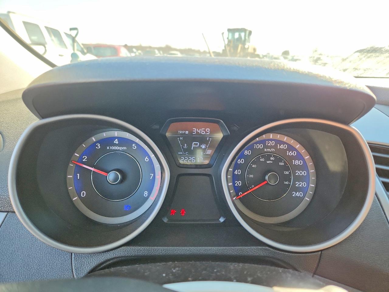 2015 HYUNDAI ELANTRA SE photo 25