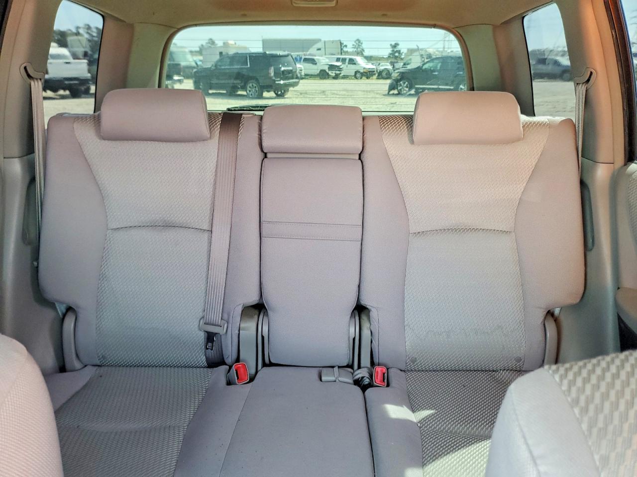 2005 TOYOTA HIGHLANDER BASE photo 10