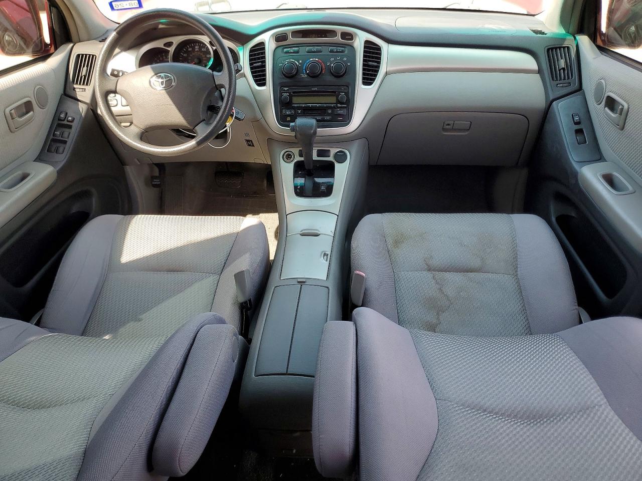 2005 TOYOTA HIGHLANDER BASE photo 8
