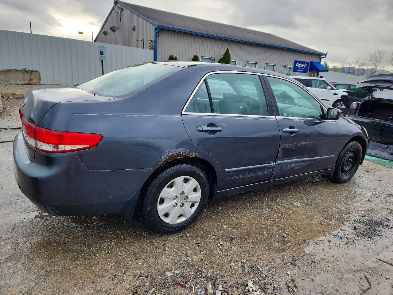 2004 HONDA ACCORD LX photo 5