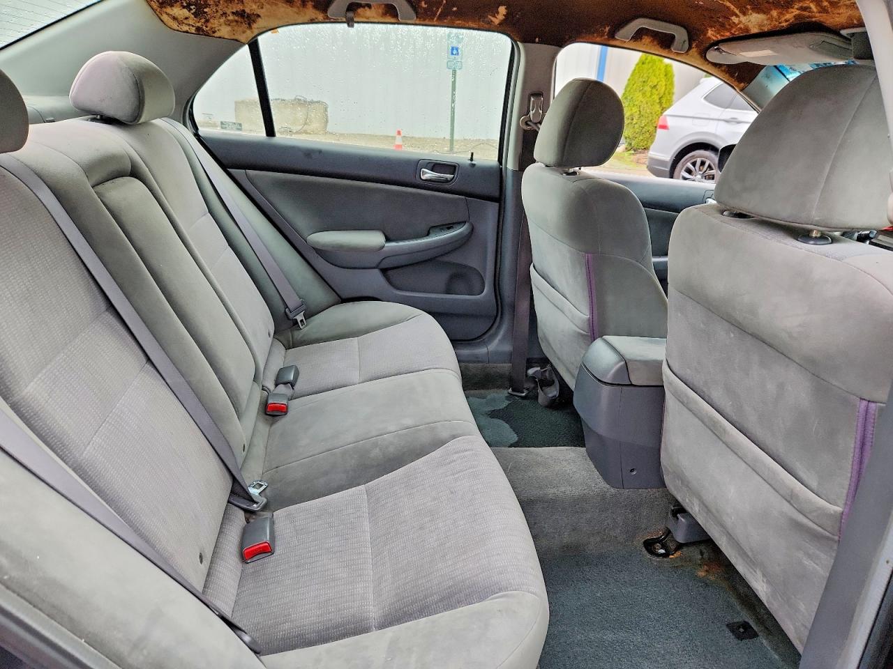 2004 HONDA ACCORD LX photo 19