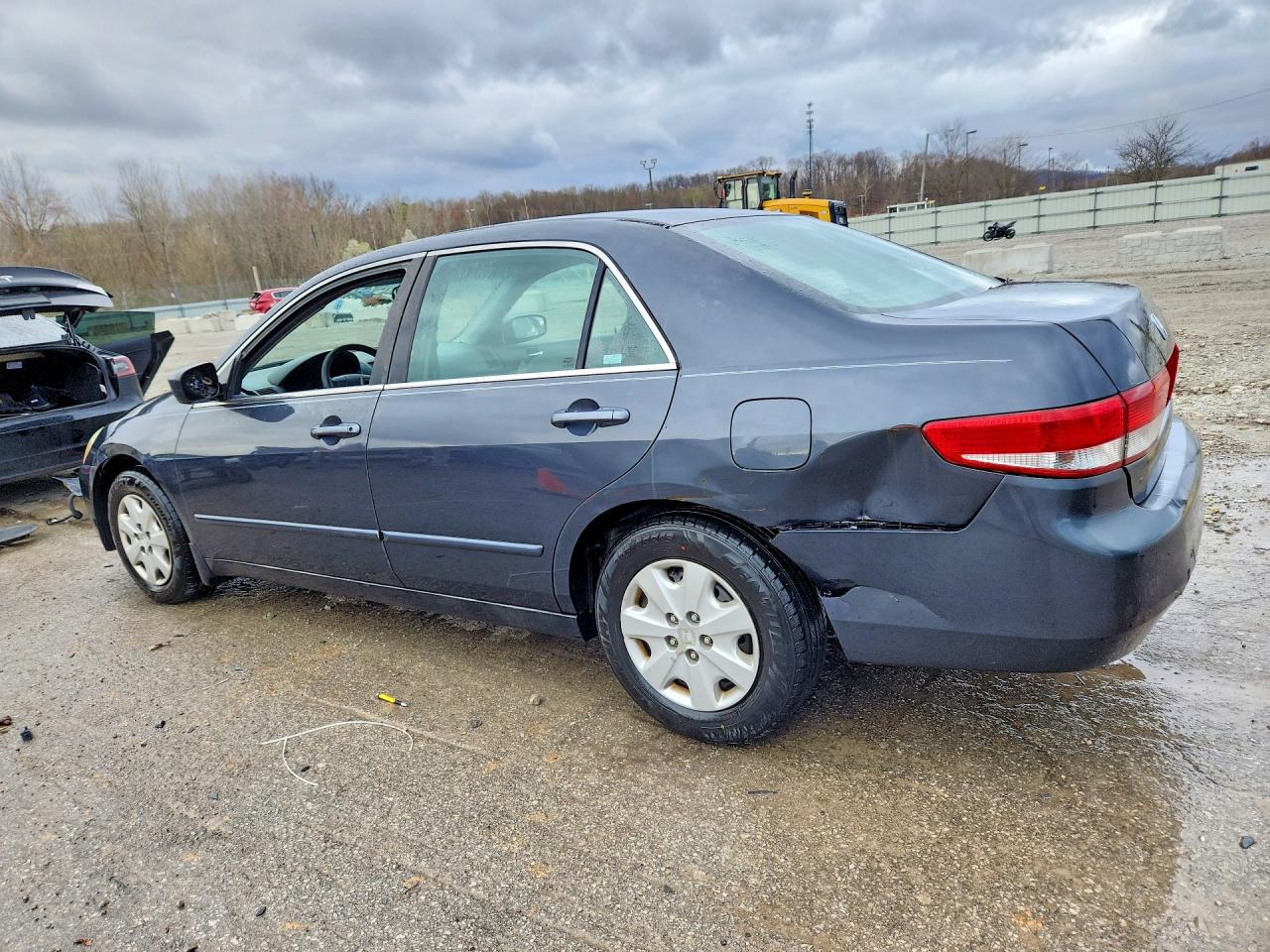 2004 HONDA ACCORD LX photo 3